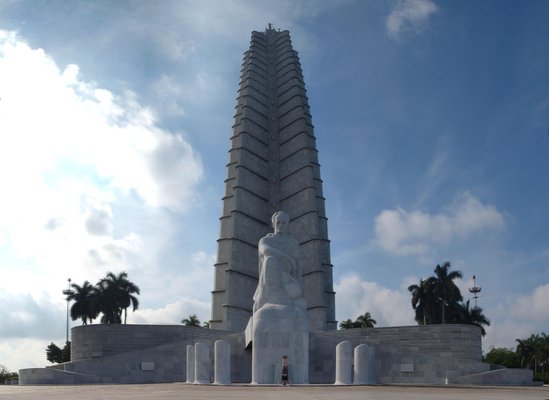 Cuba-Revolution_Square